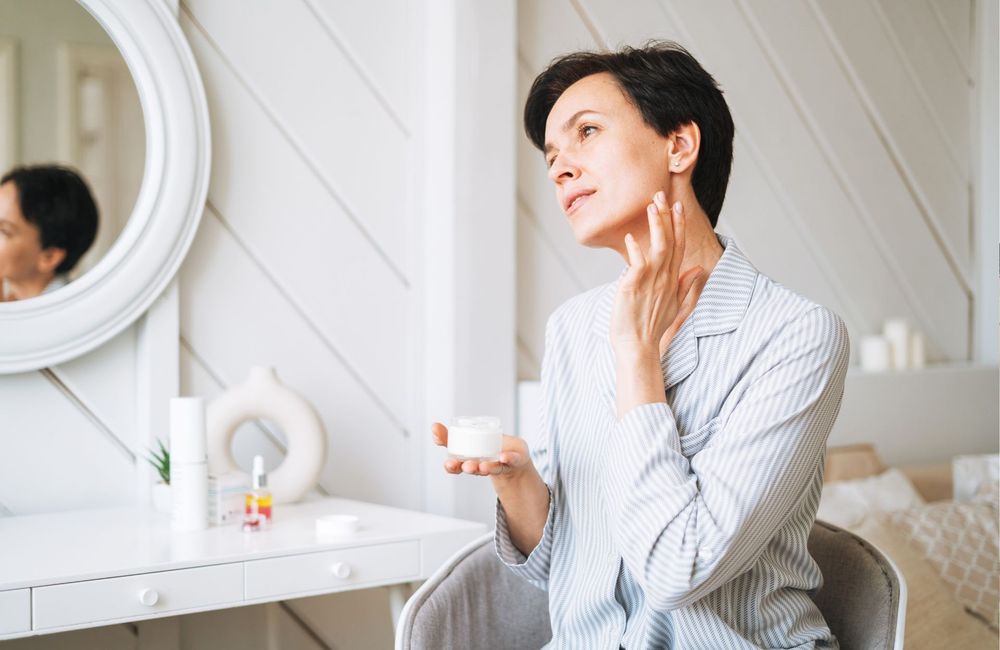Voici la routine anti-âge idéale selon les dermatologues et les facialistes