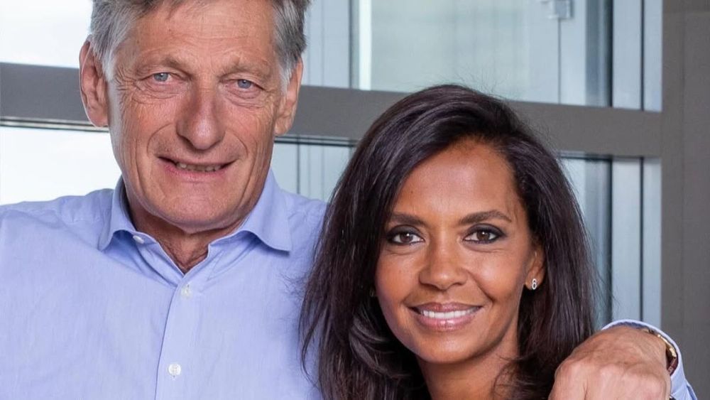 Karine Le Marchand : toujours sur M6, elle revient sur ses propos et réagit aux excuses de Cyril Hanouna