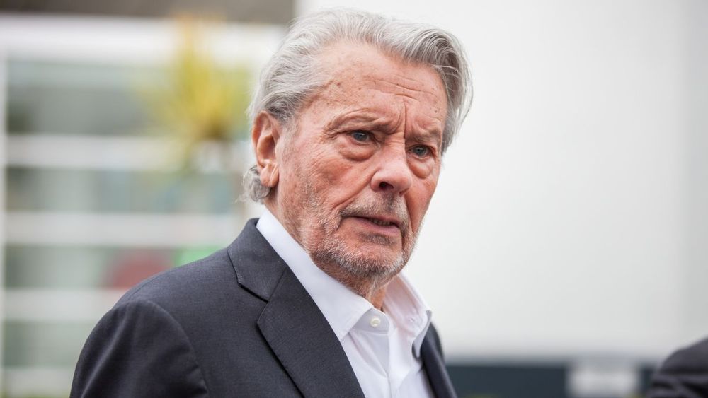 Alain Delon escroqué juste après sa mort : "Je veux distribuer mon argent à tous les Français…