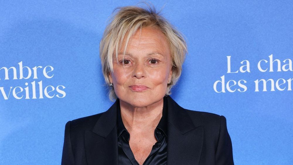 Muriel Robin “en grande souffrance” évoque ses années de dépendance à l’alcool