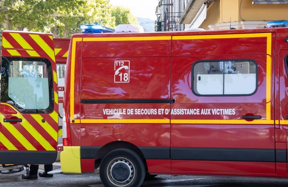 « Il va falloir voir un psychiatre » : battue par son compagnon, une femme meurt après avoir tenté de joindre neuf fois les secours