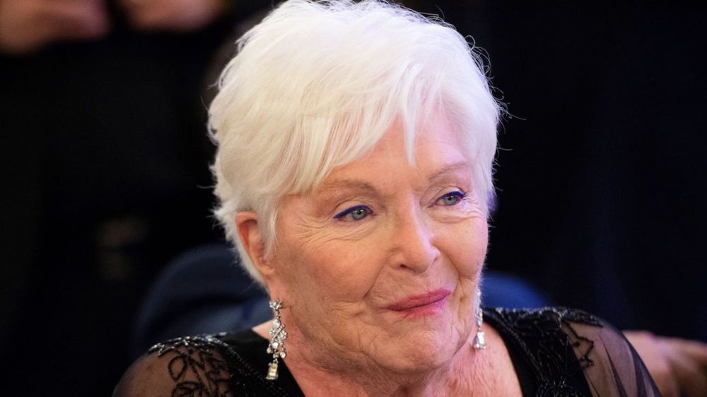 Line Renaud, 97 ans, la mort l'a frappée : "Elle hurlait de douleur"