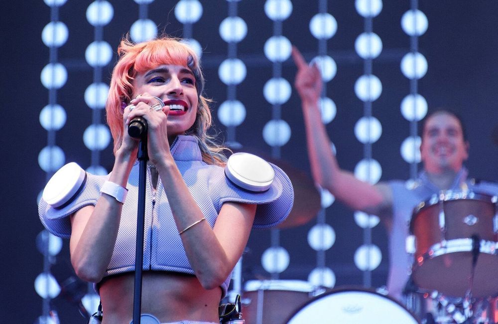 Flore Benguigui, ex-chanteuse de L'Impératrice, révèle avoir perdu sa voix après des années d’emprise