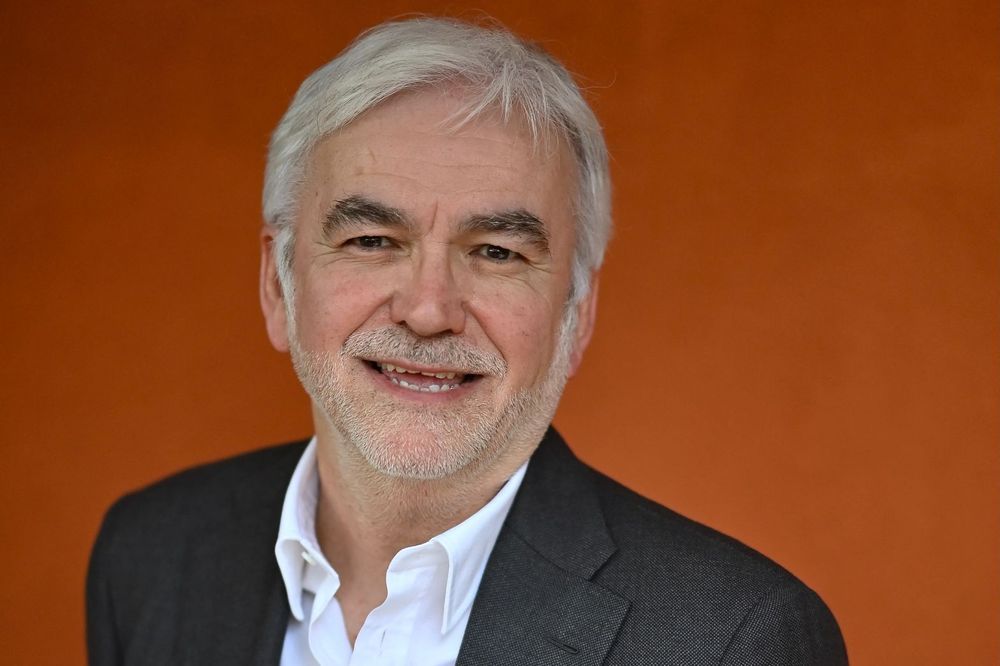 Pascal Praud (61 ans) : "Le monde du football est en deuil", cette figure phare "aimée de tous" nous a quittés