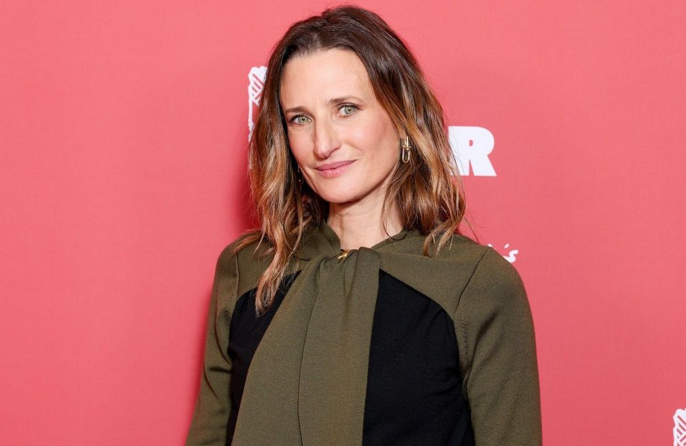 Camille Cottin adopte la grande tendance jean habillé au dîner des nommés aux César