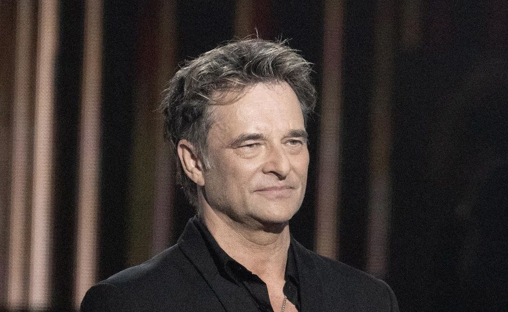 "Je ne m’en remettrai jamais" : sur M6, David Hallyday évoque sa douleur de ne pas avoir pu dire adieu à Johnny