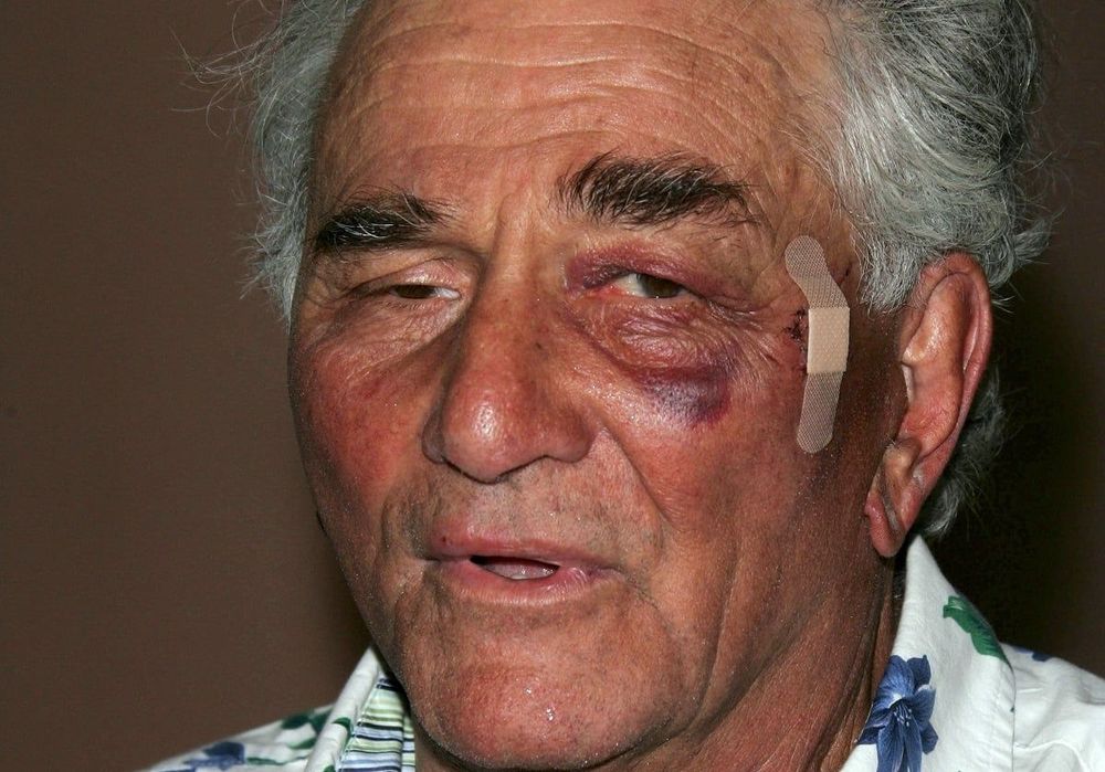 Peter Falk (Columbo) : son héritage au cœur d’un conflit entre sa veuve et sa fille