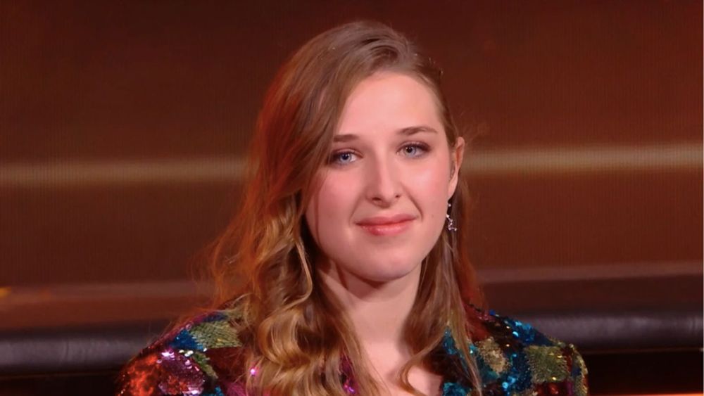 "Elle doit lever le pied" : après The Voice, Helena annule sa présence à un autre événement