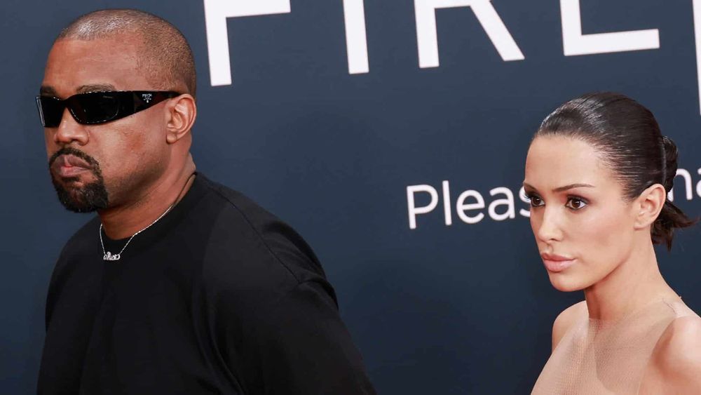 Bianca Censori entièrement nue aux Grammy Awards : voici ce que la femme de Kanye West voulait réellement porter