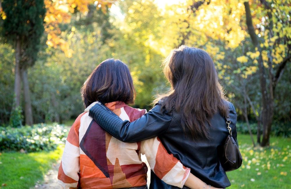 Dans le podcast « Entre Elles » : une mère, une fille et le défi de quitter le nid