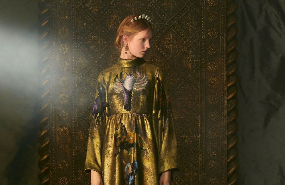 Quand le tarot inspire la mode : la tendance mystique du moment