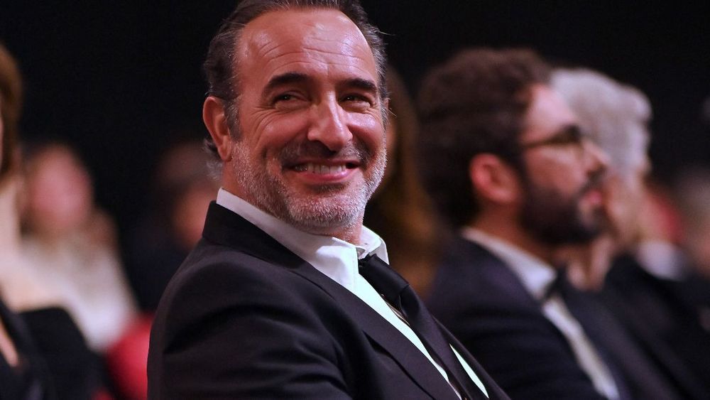 Face à la nouvelle du remake d’Un gars, Une fille, Jean Dujardin réagit : “Je trouve ça bien”