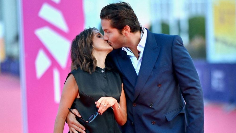Alexandre Kominek évoque les réactions parfois vives suscitées par son couple avec Florence Foresti : "Je ne vis pas pour les autres"