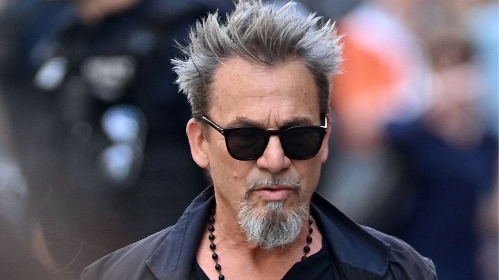 Florent Pagny suivi par le même médecin que Céline Dion : "J'évite le..." ce geste qu'il n'a PLUS le droit de faire pour préserver sa santé
