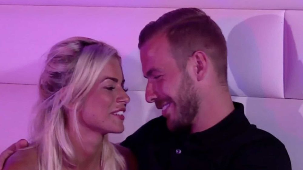 "Il y a quelque chose..." : bientôt le retour du couple Julien Bert et Carla Moreau ? Les révélations !