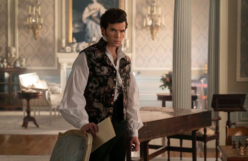 Qui est Luke Newton (Colin Bridgerton), la nouvelle coqueluche de la série Netflix ?