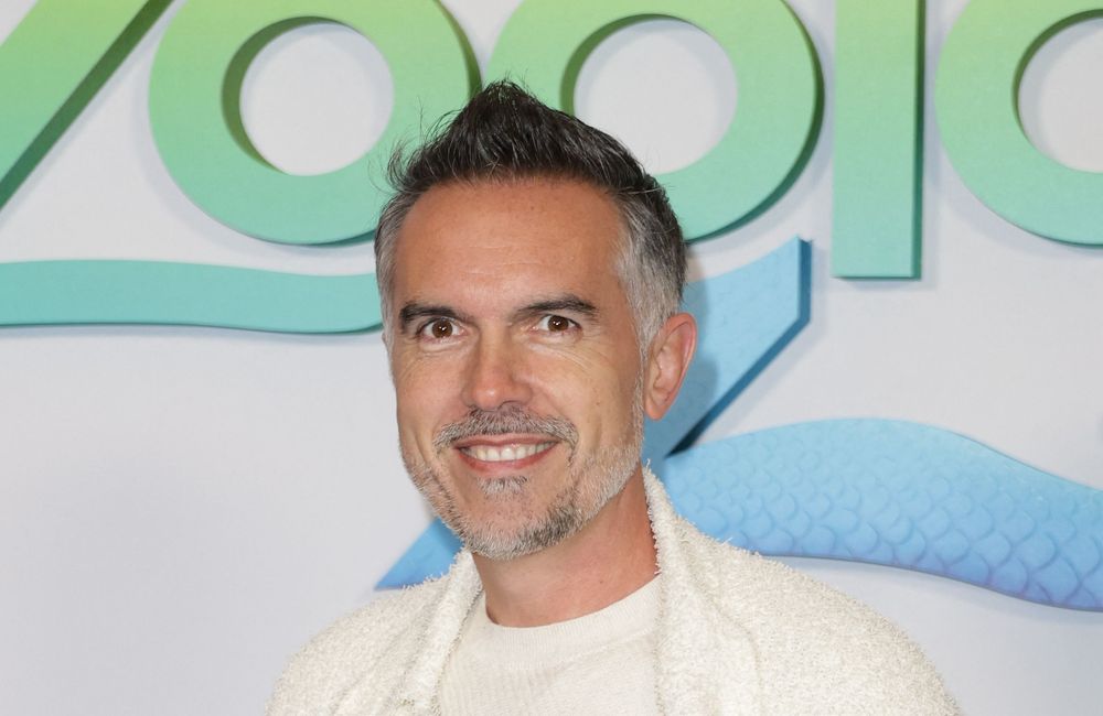 Maxime Chattam : après sa rupture avec Faustine Bollaert, l'écrivain dévoile sa nouvelle compagne