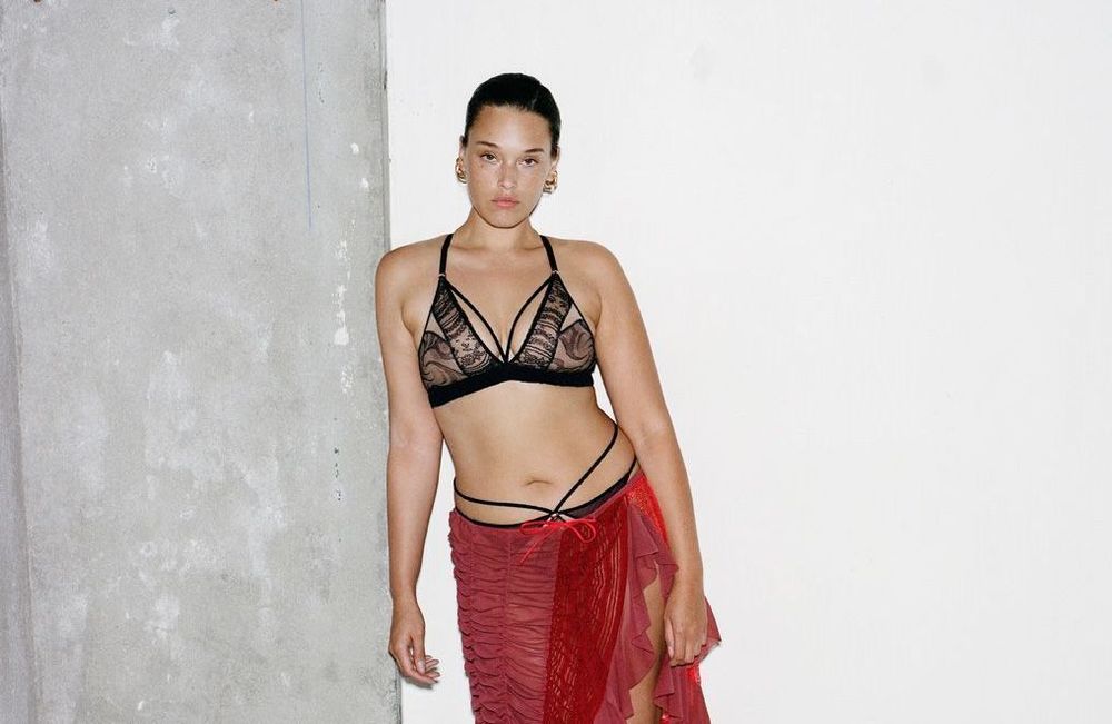 Le best of mode de la semaine : Eva Mendes pose pour Stella McCartney, de la lingerie inclusive signée Ester Manas et Chantelle X…