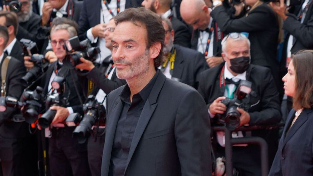Anthony Delon contrarié par des invités lors des funérailles de son père : "Il y a toujours des fuites"