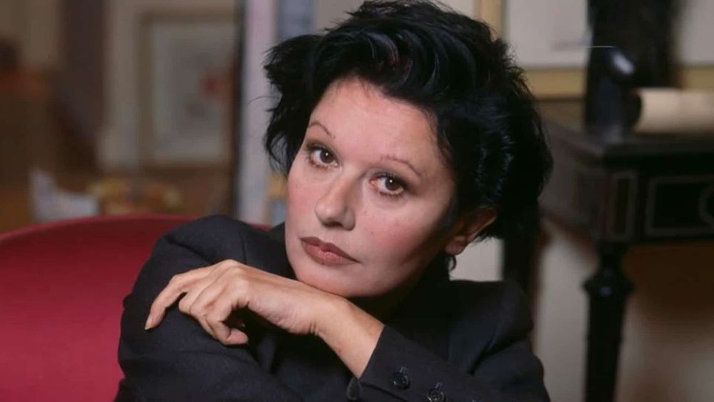 "Ravie d’être…" : cette phrase (très) étonnante inscrite sur le cercueil de Guesch Patti !