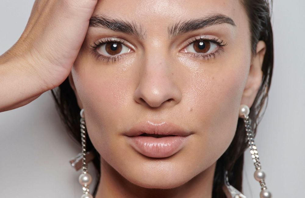 4 couleurs de vernis à ongles qui font ressortir le bronzage à la rentrée