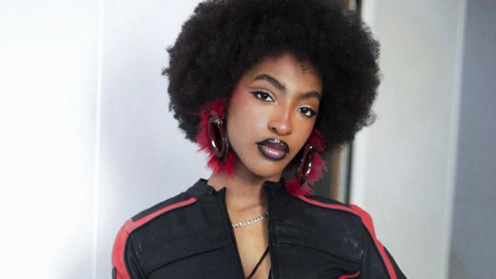 "Je l’avais pas reconnue" : Ebony (Star Academy) fait vivement réagir avec son look sur le tapis rouge des Flammes, regardez !