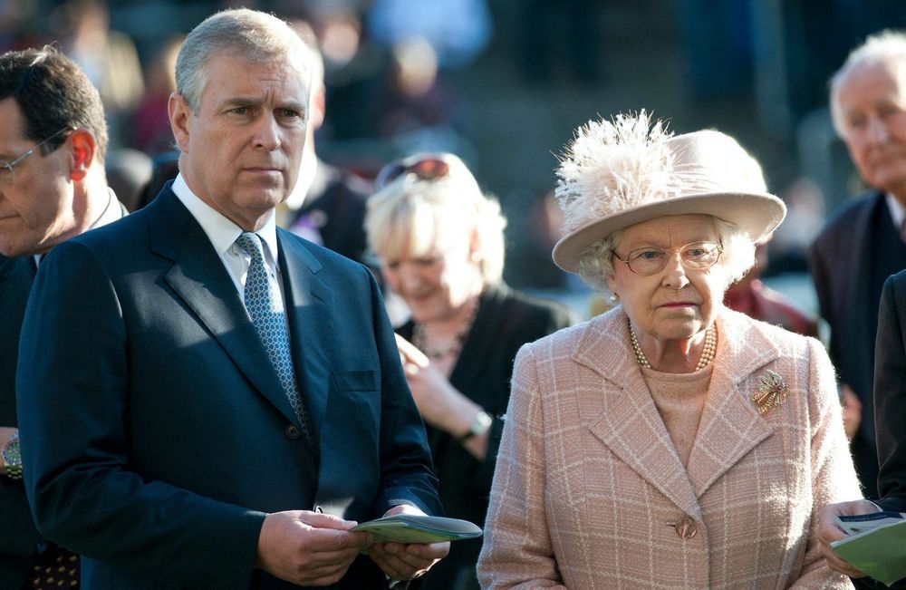 Scandale royal : l'ex-prince Andrew, de fils adoré d’Elisabeth II à trouble-fête de Buckingham