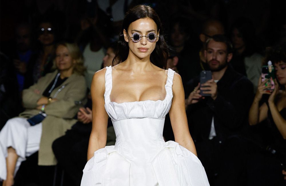 Voici la robe chic et romantique que l'on verra partout cet été