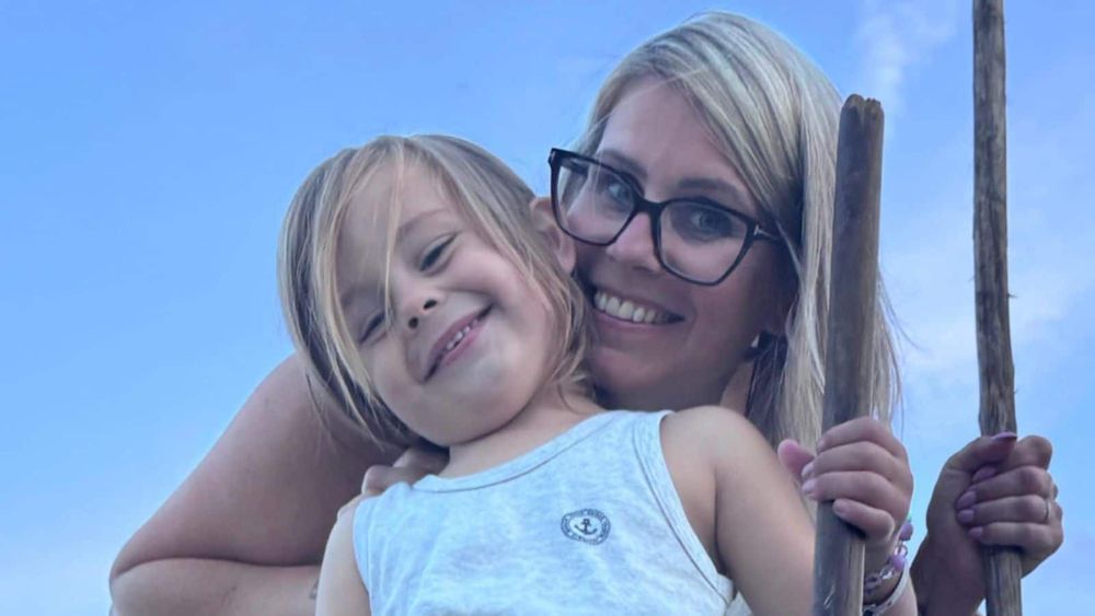 Fini les cheveux longs pour Marceau, le fils de Mélanie Gonzalez (Familles nombreuses) est méconnaissable avec sa nouvelle coupe, regardez !