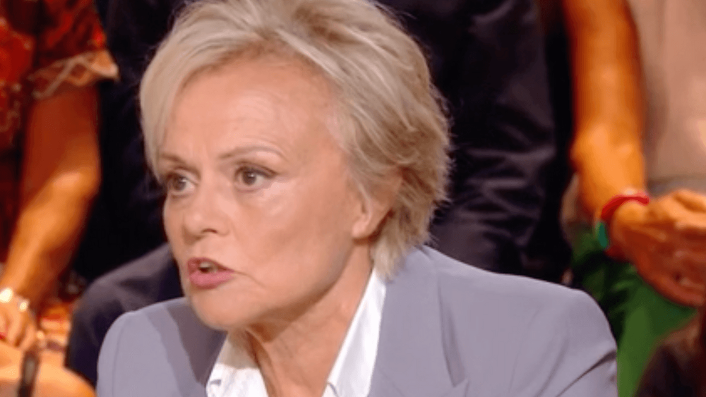 25 ans après, Muriel Robin donne son avis franc sur Les Visiteurs : "Valérie Lemercier ne…