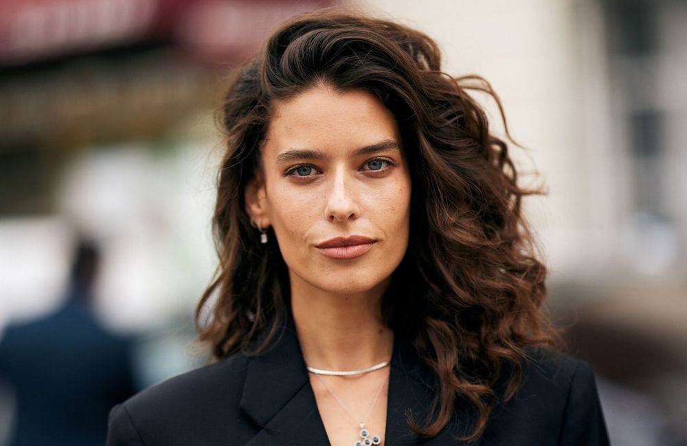 Volume : l’astuce d’un pro pour rafraÎchir sa coiffure
