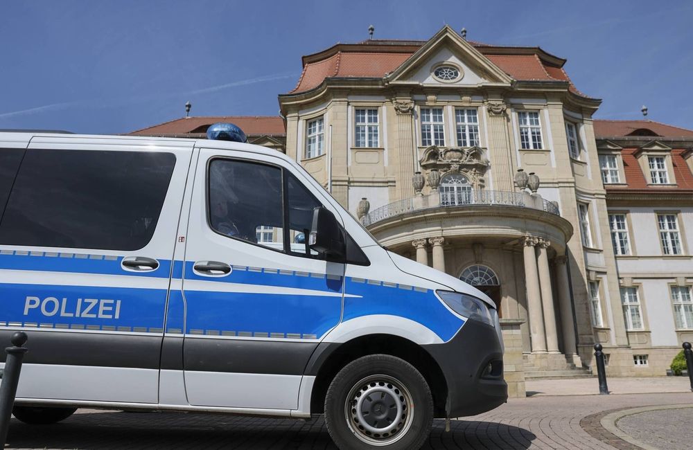En Allemagne, un néonazi fait scandale après avoir changé de genre pour purger sa peine dans une prison pour femmes