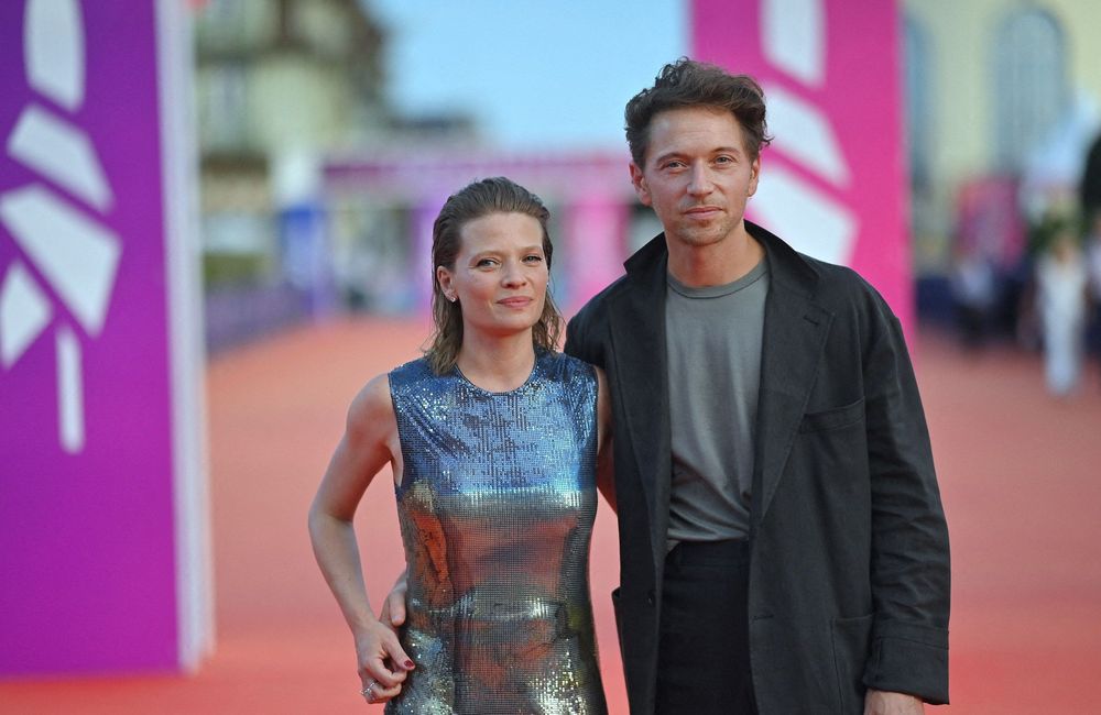 Le chanteur Raphaël dévoile la naissance de son troisième enfant avec Mélanie Thierry