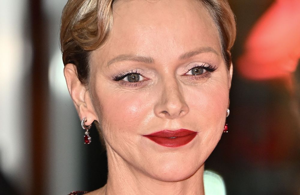 Charlène de Monaco change une nouvelle fois de tête et adopte cette coiffure vintage