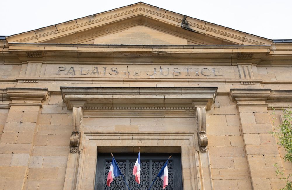 Inceste : un homme jugé pour avoir violé sa belle-fille avec l’aval de la mère