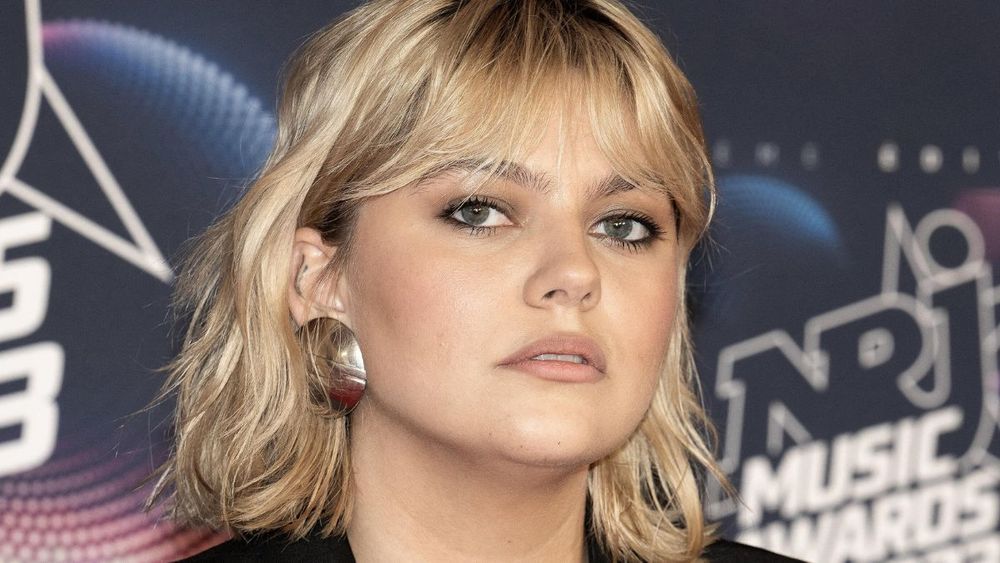 Louane remuée et en larmes après un concert : "J'arrive pas à croire…"