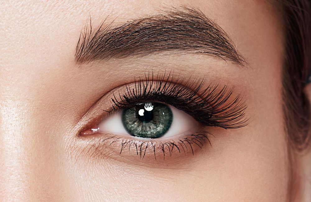 Les extensions de cils sont-elles dangereuses ? Un ophtalmologue répond