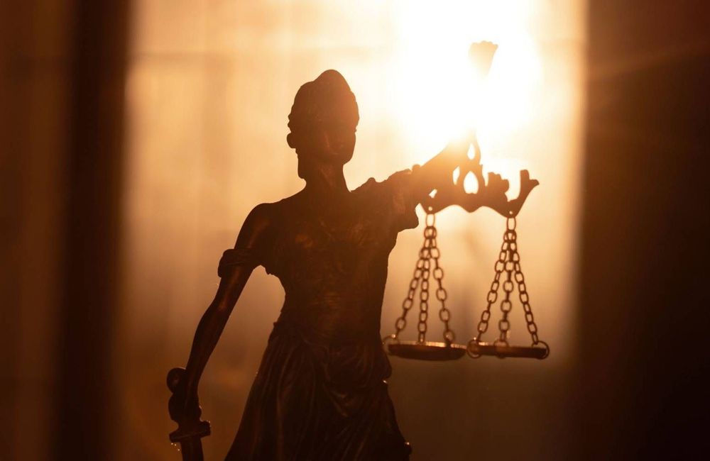 Violences sexuelles et emprise sectaire : les dérives d’un « gourou » devant la justice
