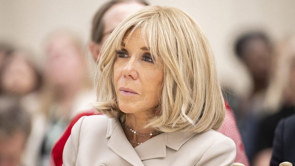 "Avec autorité..." : D'anciens élèves de Brigitte Macron déballent tout sur ses agissements en classe