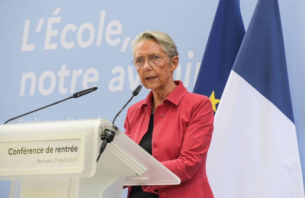 « Une affaire de symboles » : la ministre Élisabeth Borne veut dégenrer la devise du Panthéon