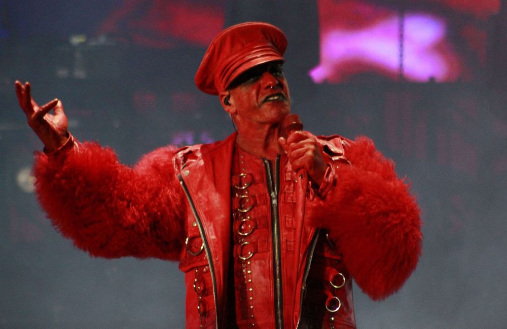 Rammstein : des festivalières du Hellfest racolées pour « tenir compagnie » au chanteur Till Lindemann