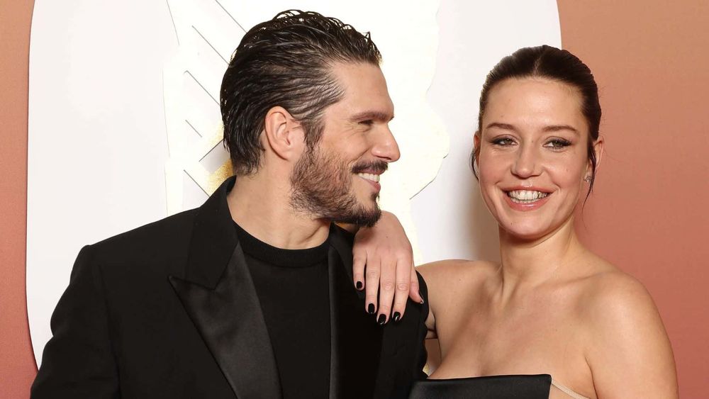 Adèle Exarchopoulos plus amoureuse que jamais de François Civil, elle se livre sur son bonheur d'être à ses côtés