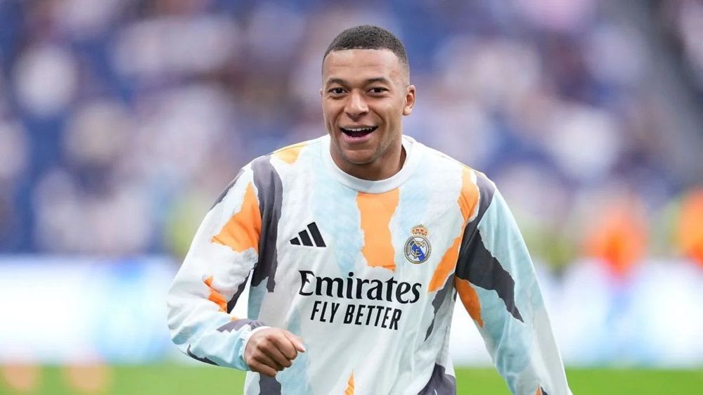 Kylian Mbappé et Esther Exposito en couple pour de bon ? Ce nouvel indice qui renforce les soupçons