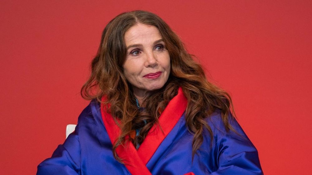 Victoria Abril (65 ans) sans filtre sur sa vie amoureuse : "Il était marié et moi aussi"