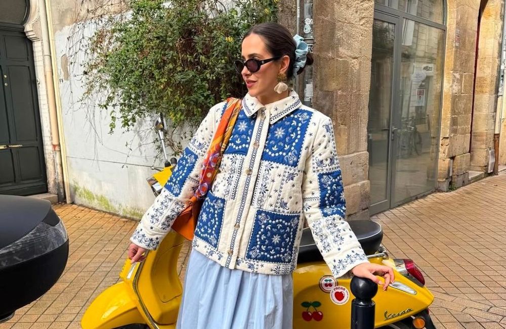 La veste matelassée à motifs : la tendance "cocoon" du printemps qui fleurit sur les réseaux