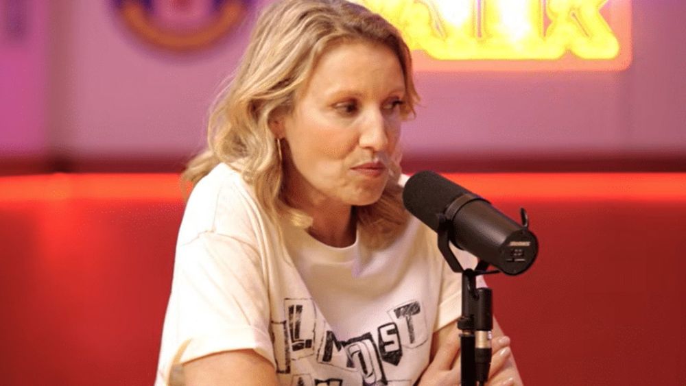 "J'ai été obligée de monter avec eux dans la voiture" : Alexandra Lamy raconte comment son expérience d’autostop aurait pu virer au drame