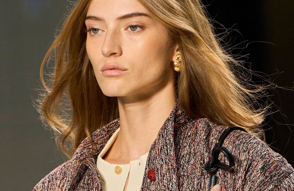 Cheveux : voici la coloration qui prolongera le bronzage à la rentrée