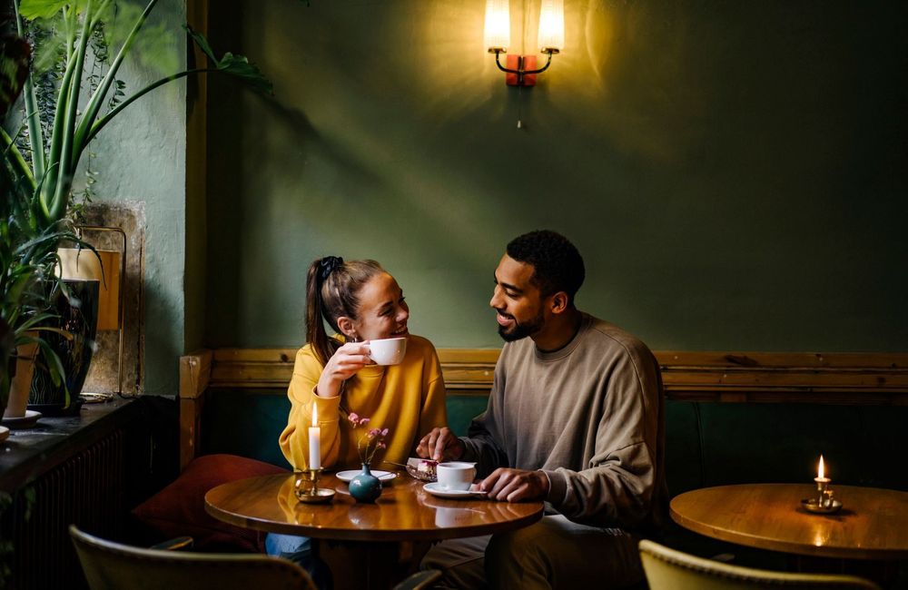 Combien de rencontres avant de vraiment s’engager en amour ? Un expert répond