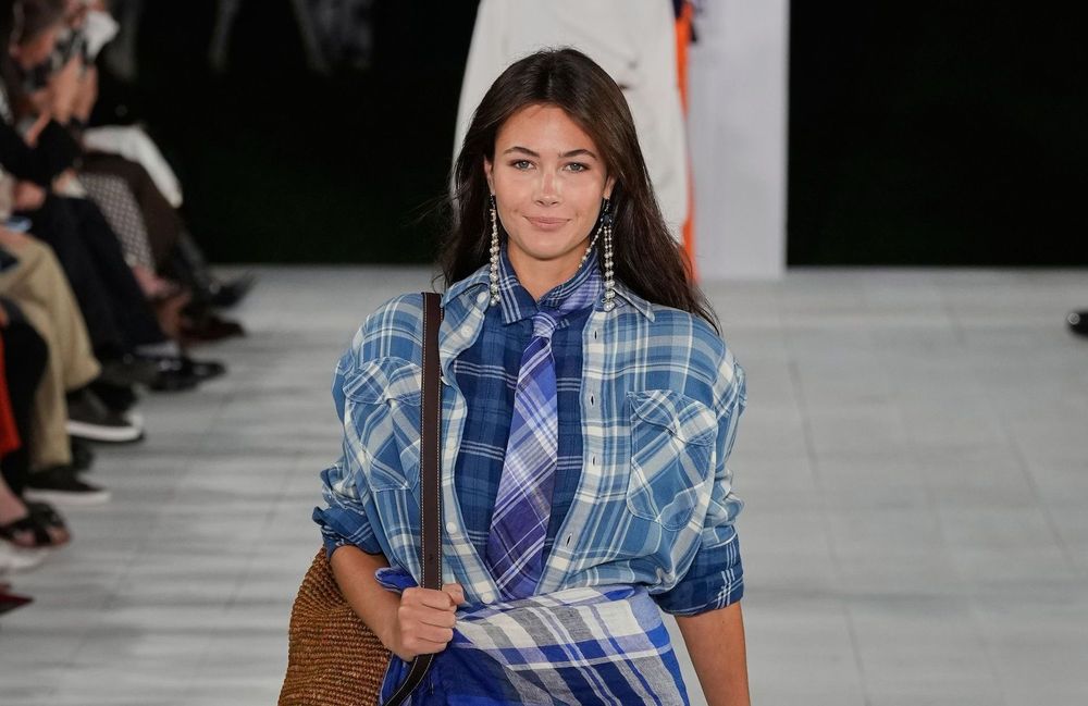 Grace Burns, la fille de Christy Turlington suit les traces de sa mère en devenant mannequin