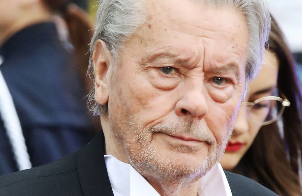 Alain Delon : deux mois après son décès, son chien Loubo toujours fidèle à Douchy